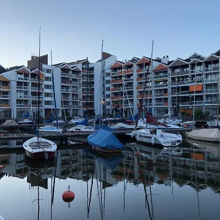 Moderne / City- U. Wasserlage Am Yachthafen