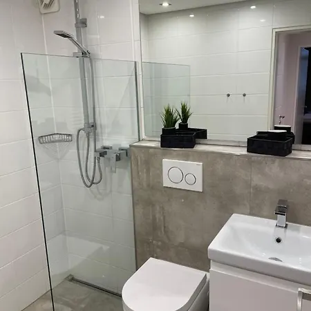 Moderne / City- U. Wasserlage Am Yachthafen Appartement