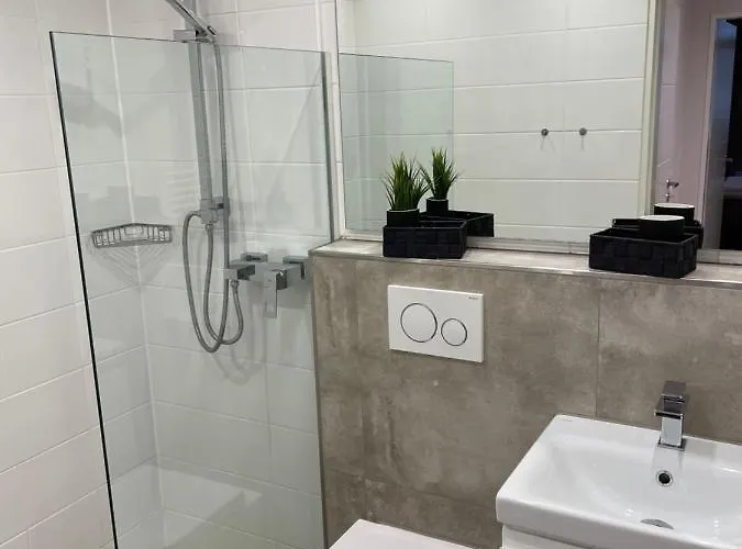 Moderne / City- U. Wasserlage Am Yachthafen Apartment